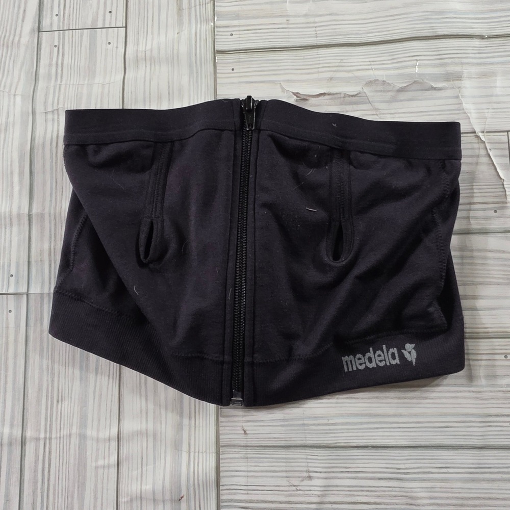 Medela Easy Expression Hands-Free Pumping Bra Black Medium Front Zip Bustier